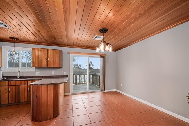 Photo - 190 Gladstone St