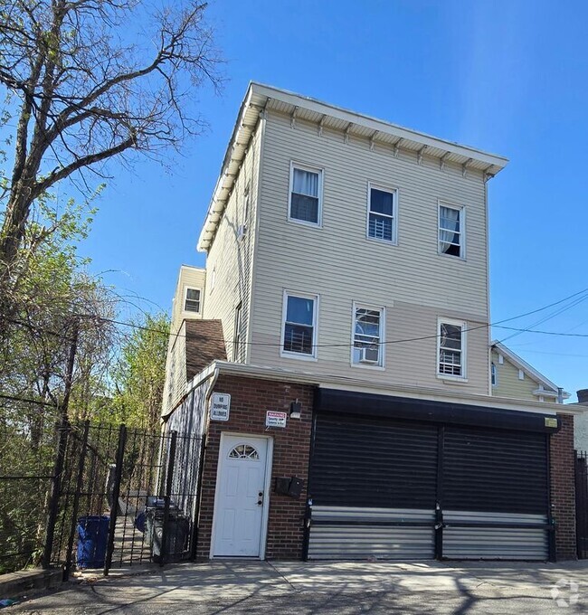 Building Photo - 2 Carlisle Pl Unit 1 Rental