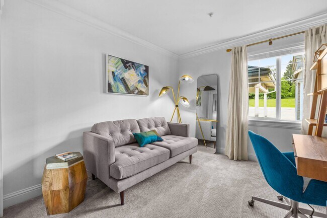 Villaggio on Yarrow Bay