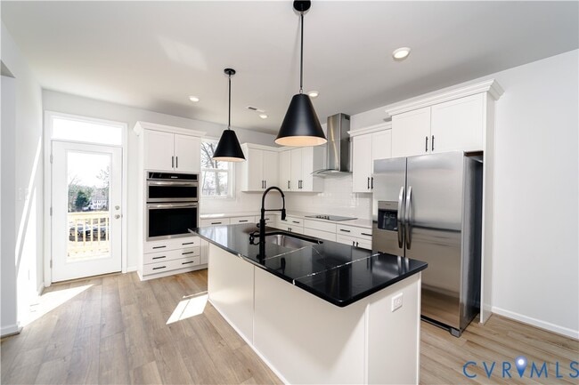 Photo - 212 Avenda Ln