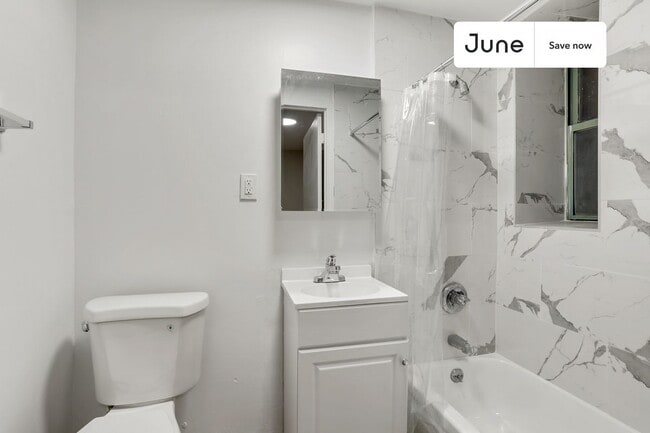 Photo - 248 W 64th St Unidad 1G