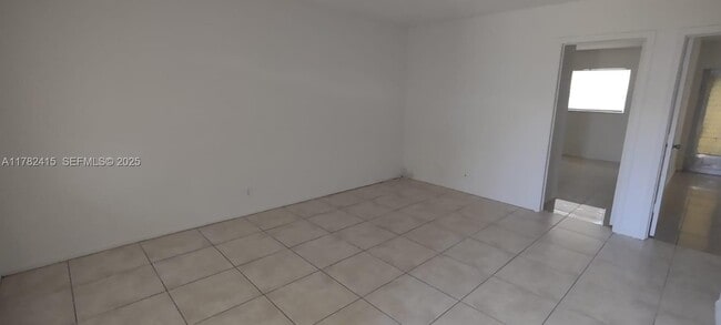 Photo - 220 NE 40th St Unit 2