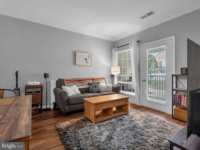 Photo - 4852 Eisenhower Ave Unit 136