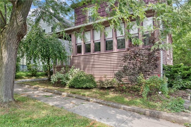 Photo - 315 Boyden St