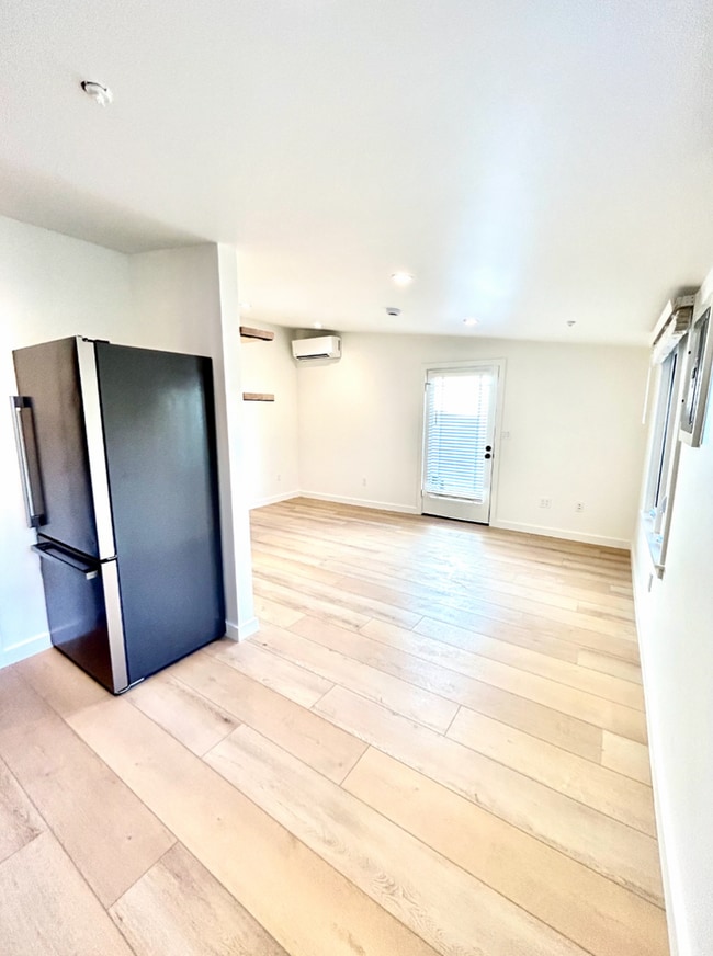 Photo - Studio - Downtown Santa Barbara Unit 510 Chapala St. Apt. #7