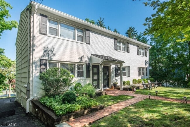 39 Park Terrace N