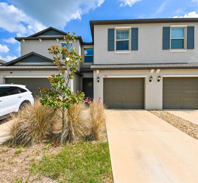 Photo - 736 Royal Empress Dr