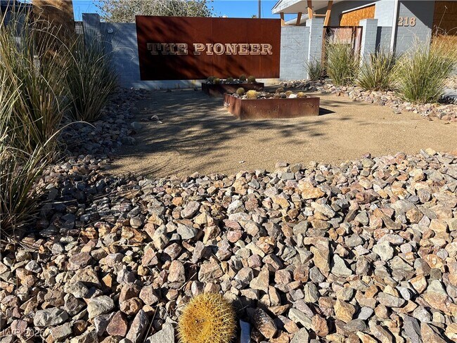 Photo - 222 S 10th St