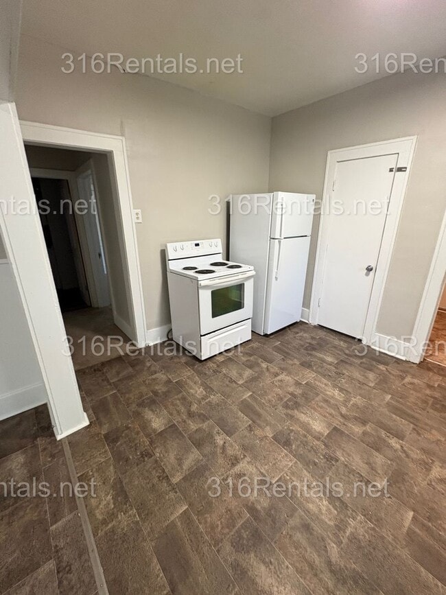 Photo - 257 N Poplar Ave