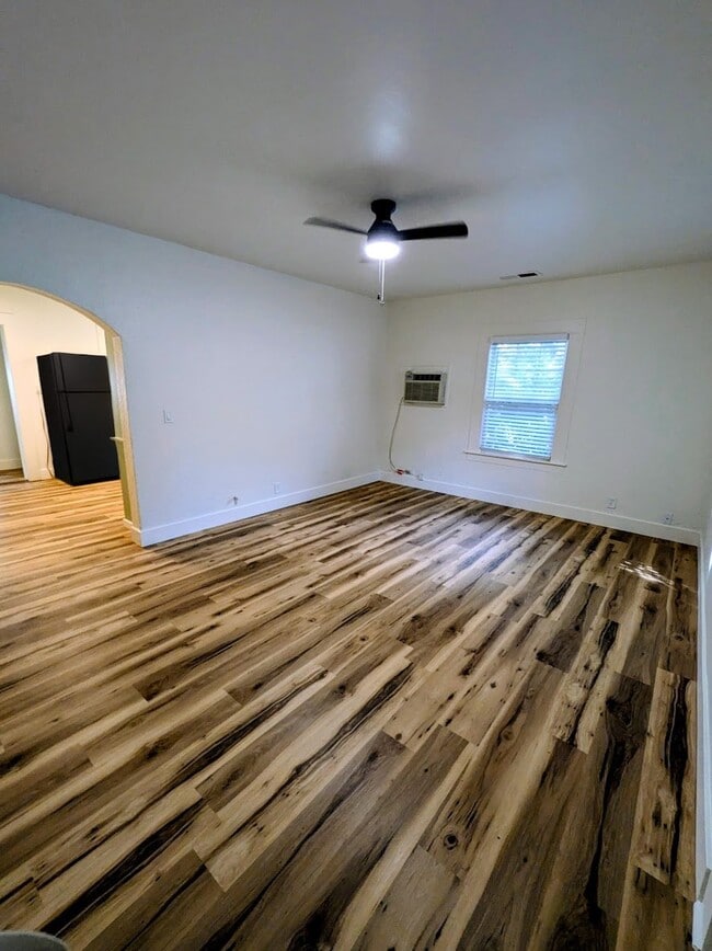Photo - 1267 Warner St