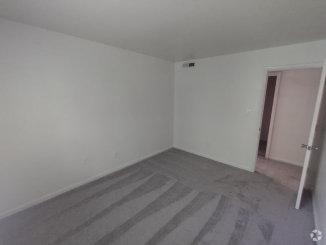 Building Photo - 600 Reusens Rd Rental