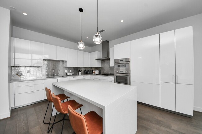 Building Photo - 4521 San Felipe St Unit 1904