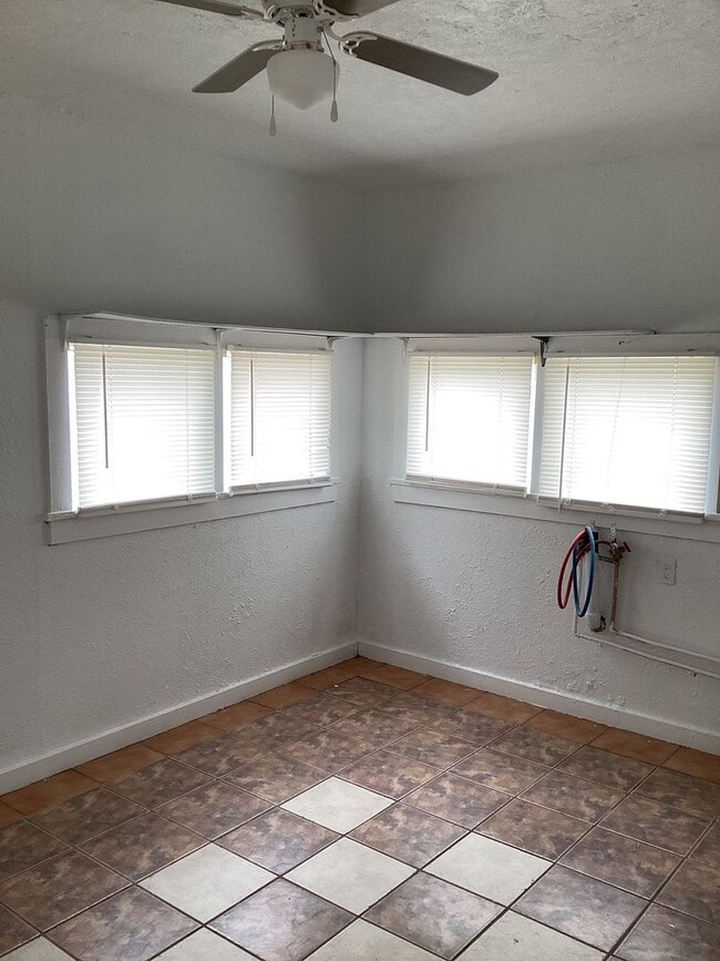 Photo - Nice 2 Bedroom Home!  Pets Welcome!