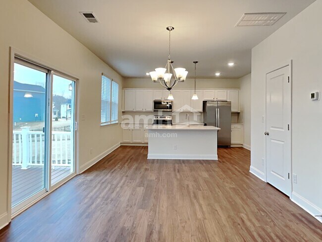 Photo - 180 Larragan Dr