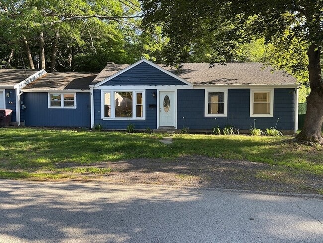 Building Photo - 215 Jaffrey St Rental