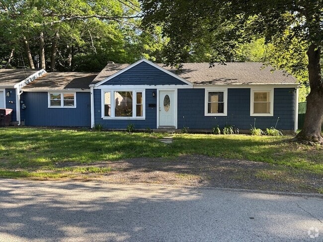 Building Photo - 215 Jaffrey St Rental