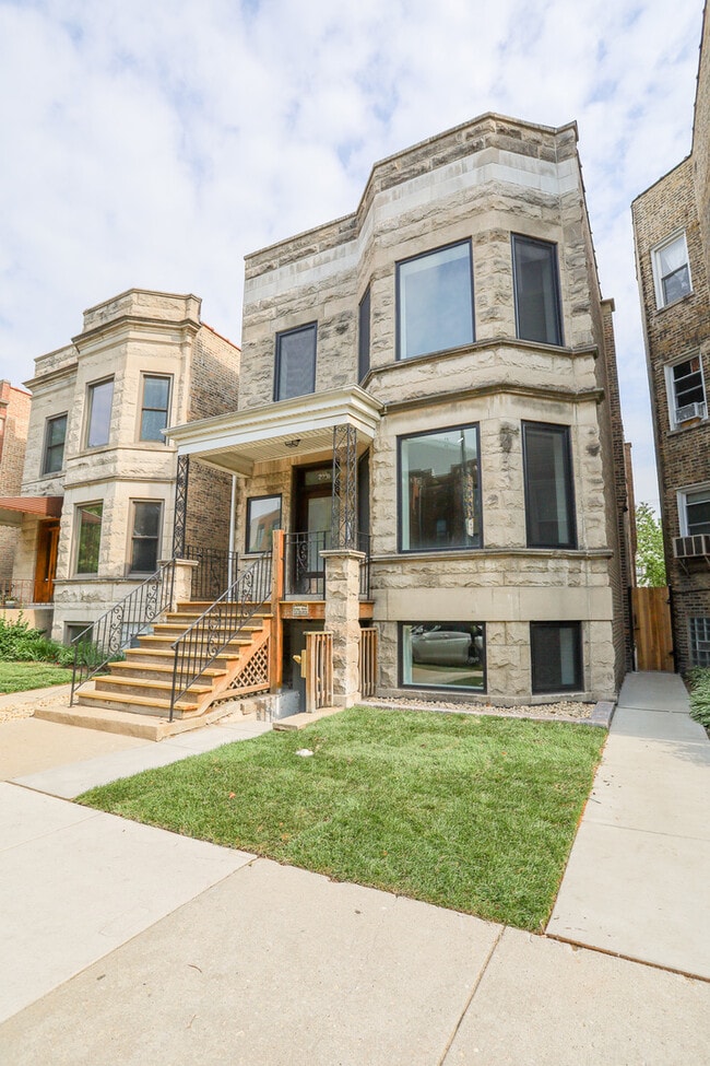 Photo - 2230 W Wilson Ave Apartment Unit 1