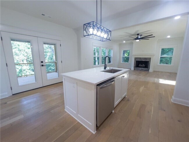 Photo - 8 Rearsby Ln