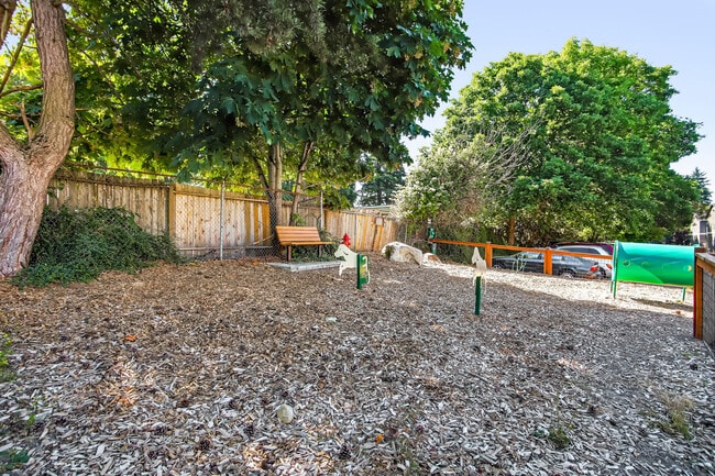 Irwin Park apartments — community photo