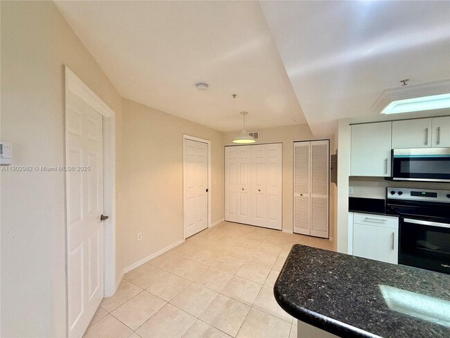 Photo - 1761 Four Mile Cove Pkwy Unidad 516