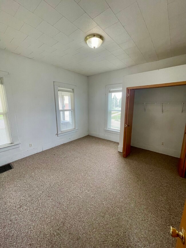 Photo - 720 W Lincoln Ave