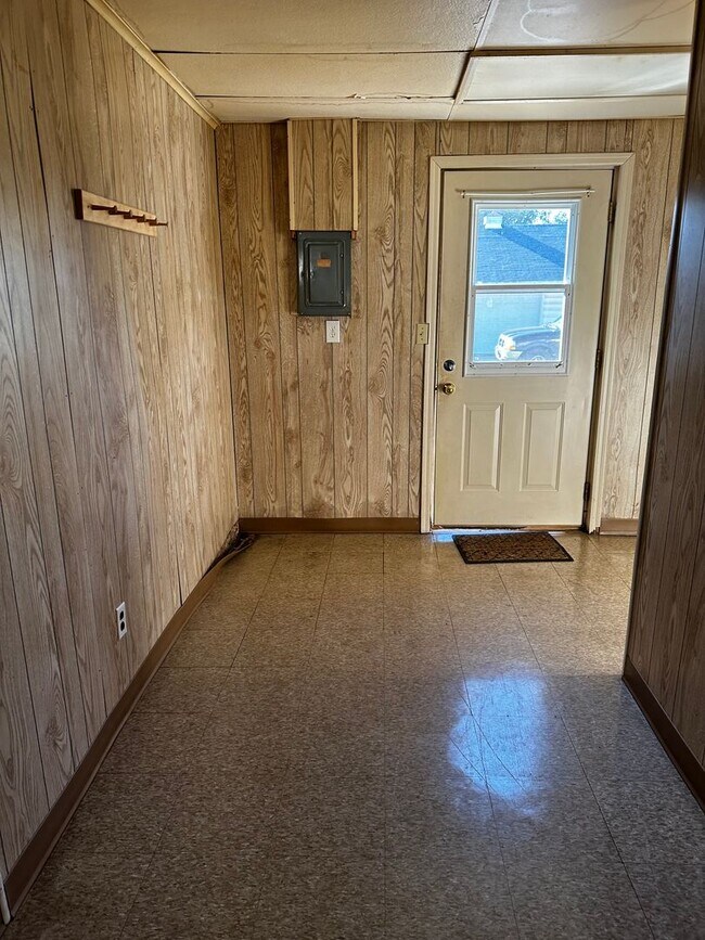 Photo - 716 - 720 Townline Ave. Unit 716 Townline Ave.