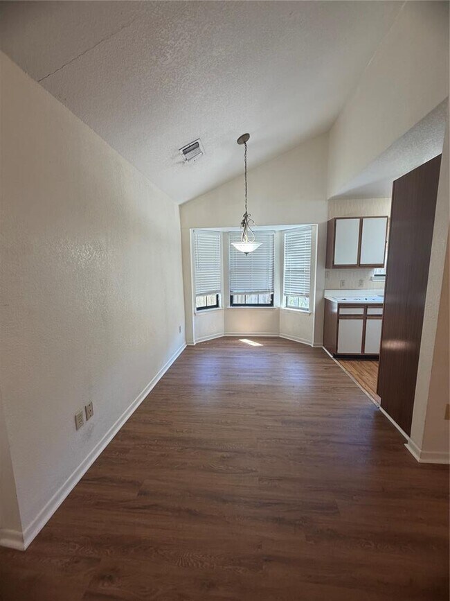 Photo - 728 W San Antonio St