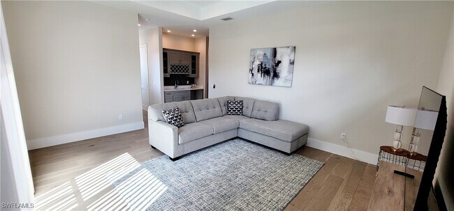 Building Photo - 511 91st Ave N