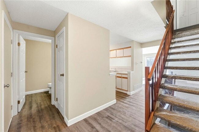 Photo - 217 Clearbrook Ct