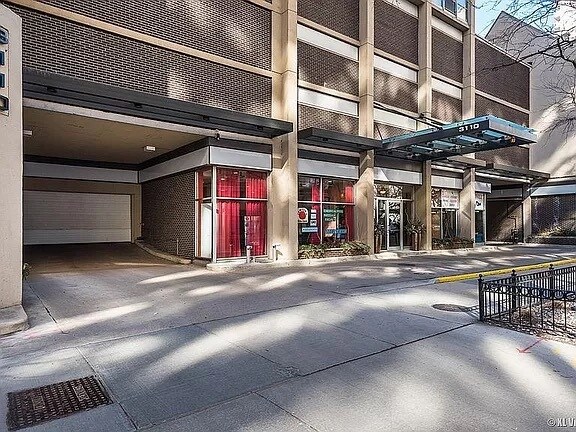 Building Entrance - 3110 N Sheridan Rd Unit 1602