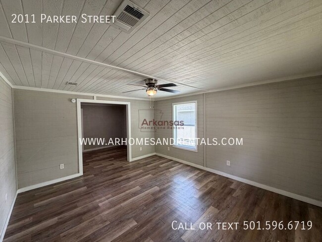 Photo - 2011 Parker St