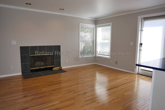 Photo - 3216 14th Ave W Unit 202