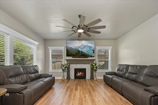 Photo - 581 N Devon Pl