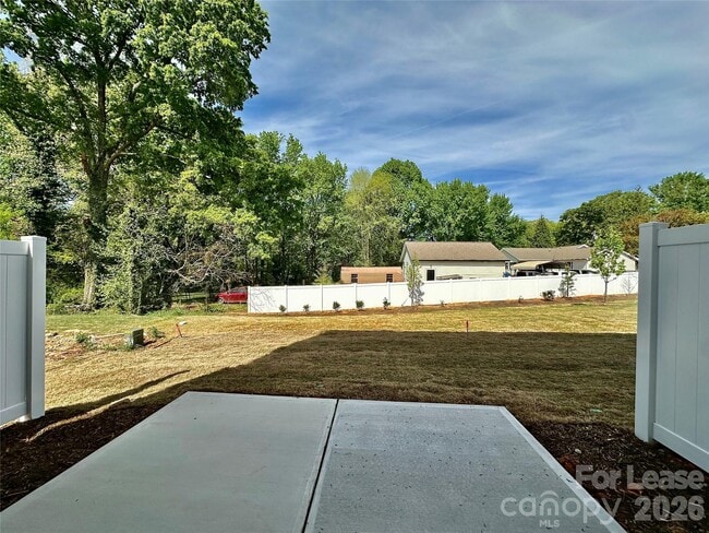 Photo - 8038 Sinnet Pl