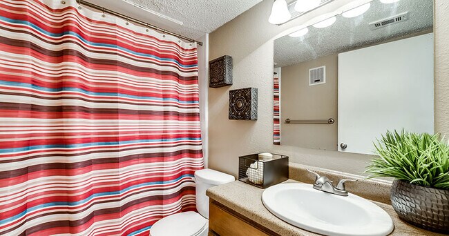 Chelsea Creek Apartment Homes