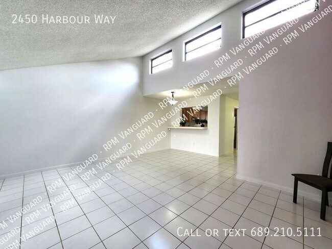 Photo - 2450 Harbour Way