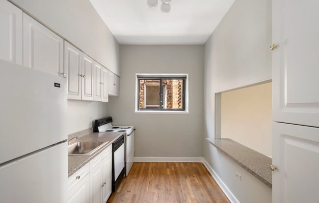 Photo - 1425 N Dearborn St