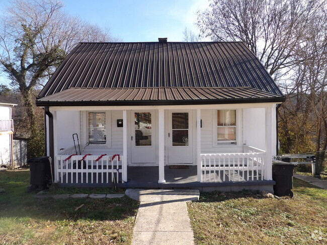 Building Photo - 805 Fields Ave Rental