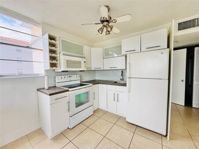 Photo - 12590 NE 16th Ave Unit 412