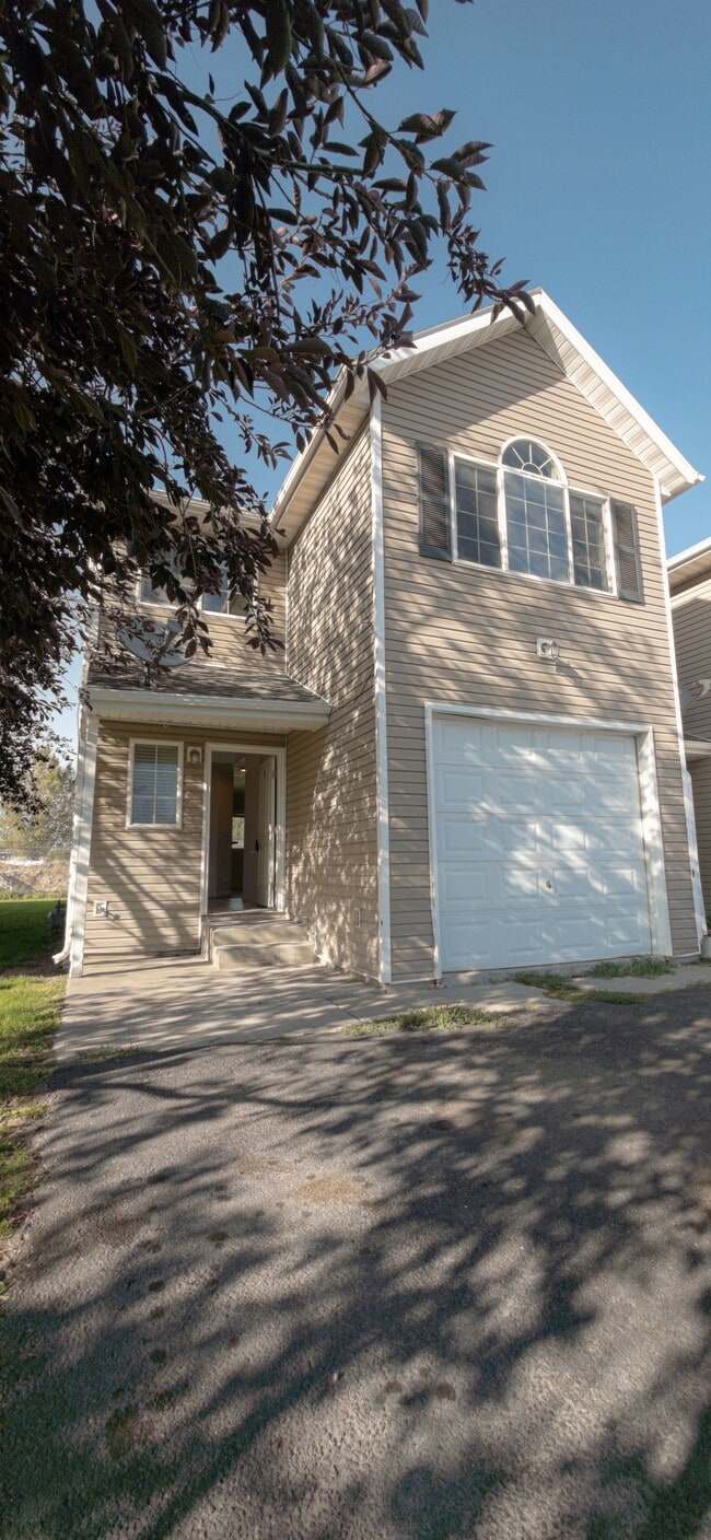 Building Photo - 3565 E Deloy Dr Unit 4