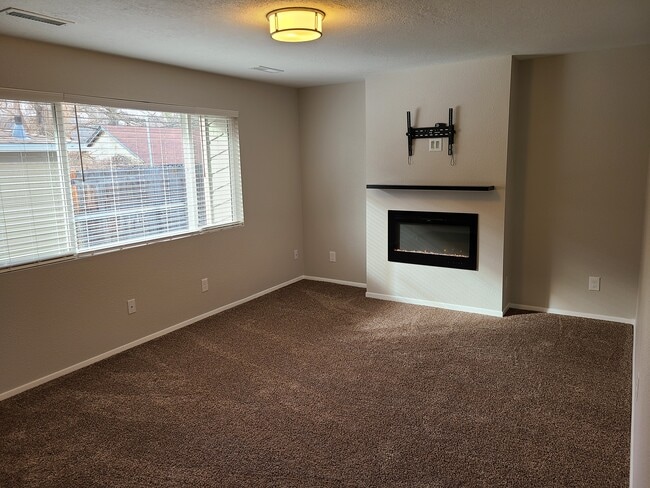 Photo - 806 W Brumback St