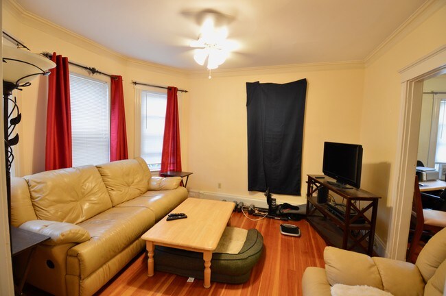 Photo - 43 Woodlawn St Unidad 1
