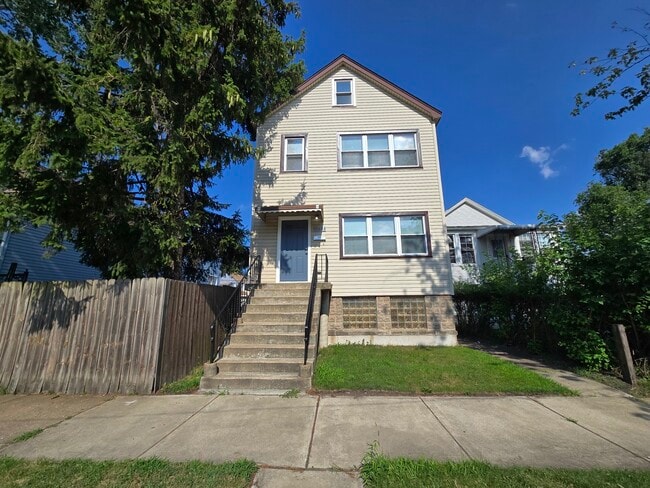 Building Photo - 10653 S Mackinaw Ave Rental
