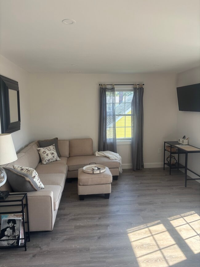 Photo - 16 Overlook Ave Unidad In-law  apartment