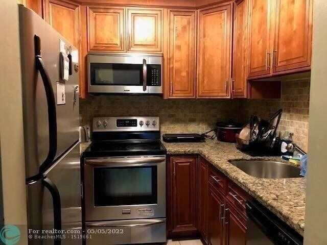 Photo - 620 NW 13th St Unit 11