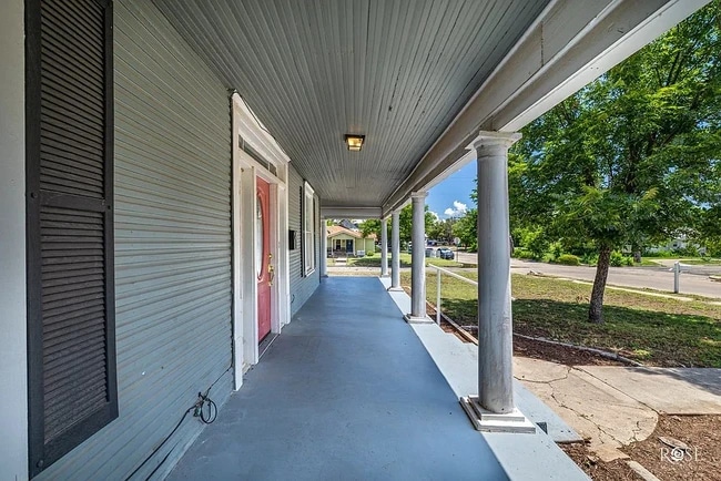 Photo - 2 N Adams St