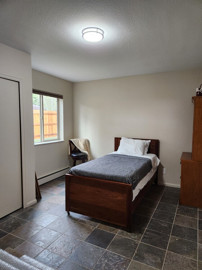 326 Miners Loop