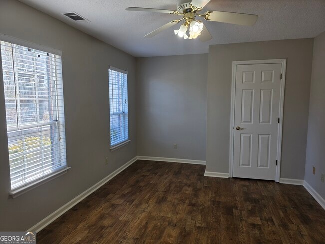 Photo - 102 Towne Pk Dr