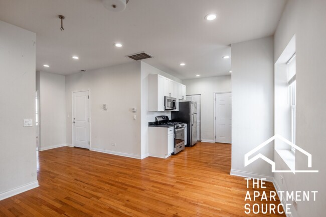 Photo - 1157 W Lunt Ave Unit 3