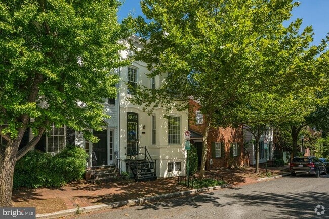 Building Photo - 1423 34th St NW Rental
